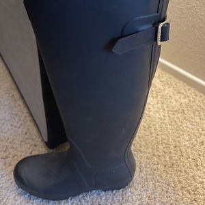 Tall Hunter boots size 9 adjustable straps